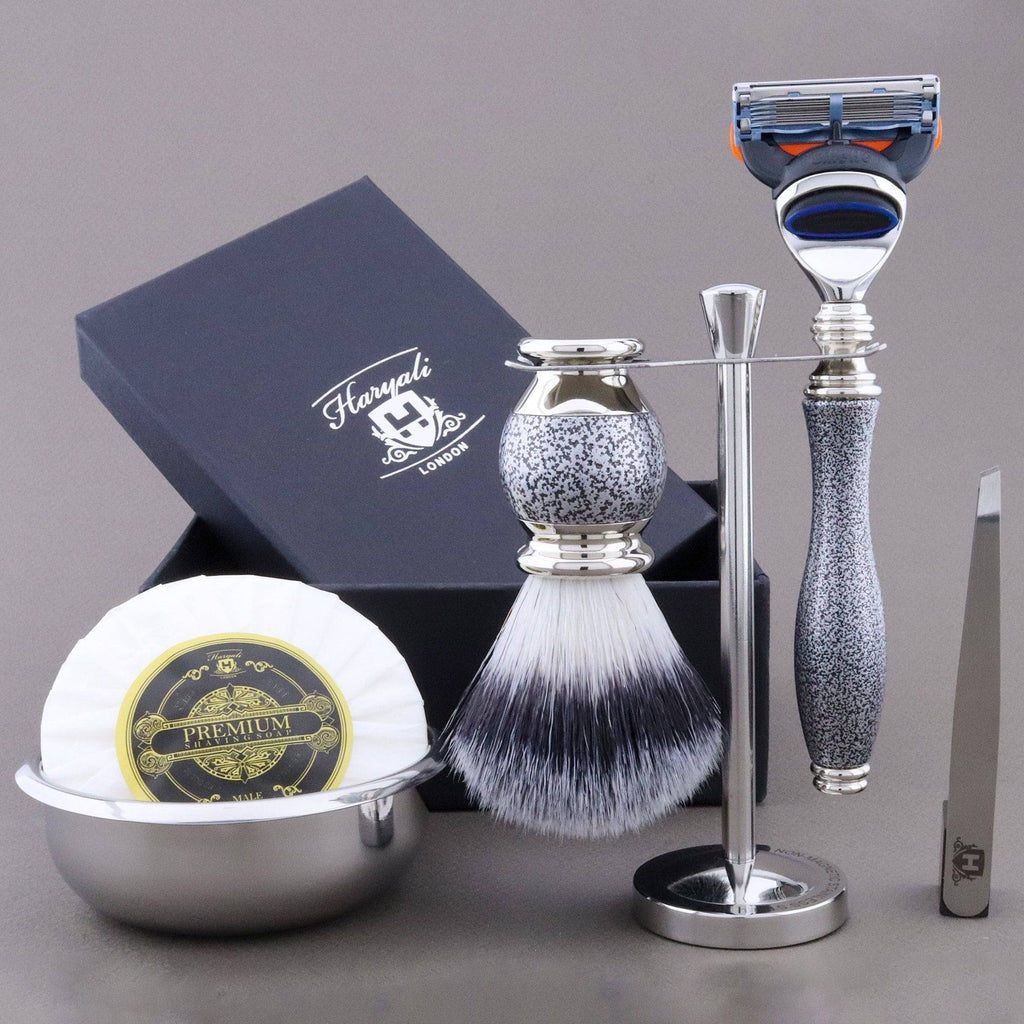 Haryali's Vase Range Shaving Kit 